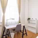 Apartament Bright 3-bedroom With Free Parking - Barona Street