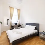 Bright 3-bedroom With Free Parking - Barona Street Apartament Ryga