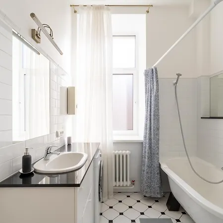 Bright 3-bedroom With Free Parking - Barona Street Apartamento *