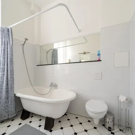 Bright 3-bedroom With Free Parking - Barona Street * Riga