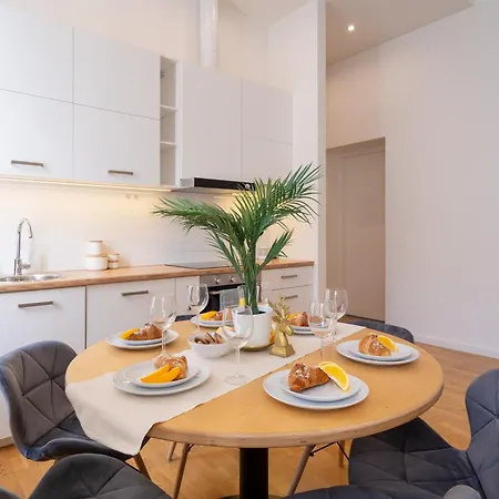 Families & Groups - 4 Bedrooms - Free Parking - Location Apartmán *