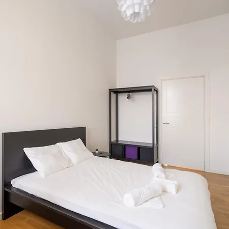 Apartment Families & Groups - 4 Bedrooms - Free Parking - Location Riga